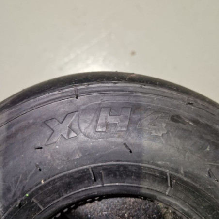 SET VEGA X H4 TIRES (USED)